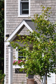 Une architecture rustique qui s'inspire de la simplicité des premiers habitants de la région